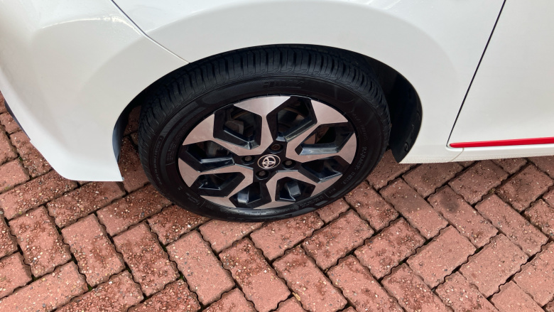 Toyota Aygo 1.0 VVT-i X-Trend 5dr x-shift Petrol Hatchback